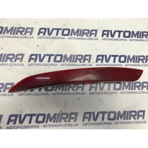 Катафот заднего бампера левый Peugeot 308 T9 SW 2013-2017 9804315280